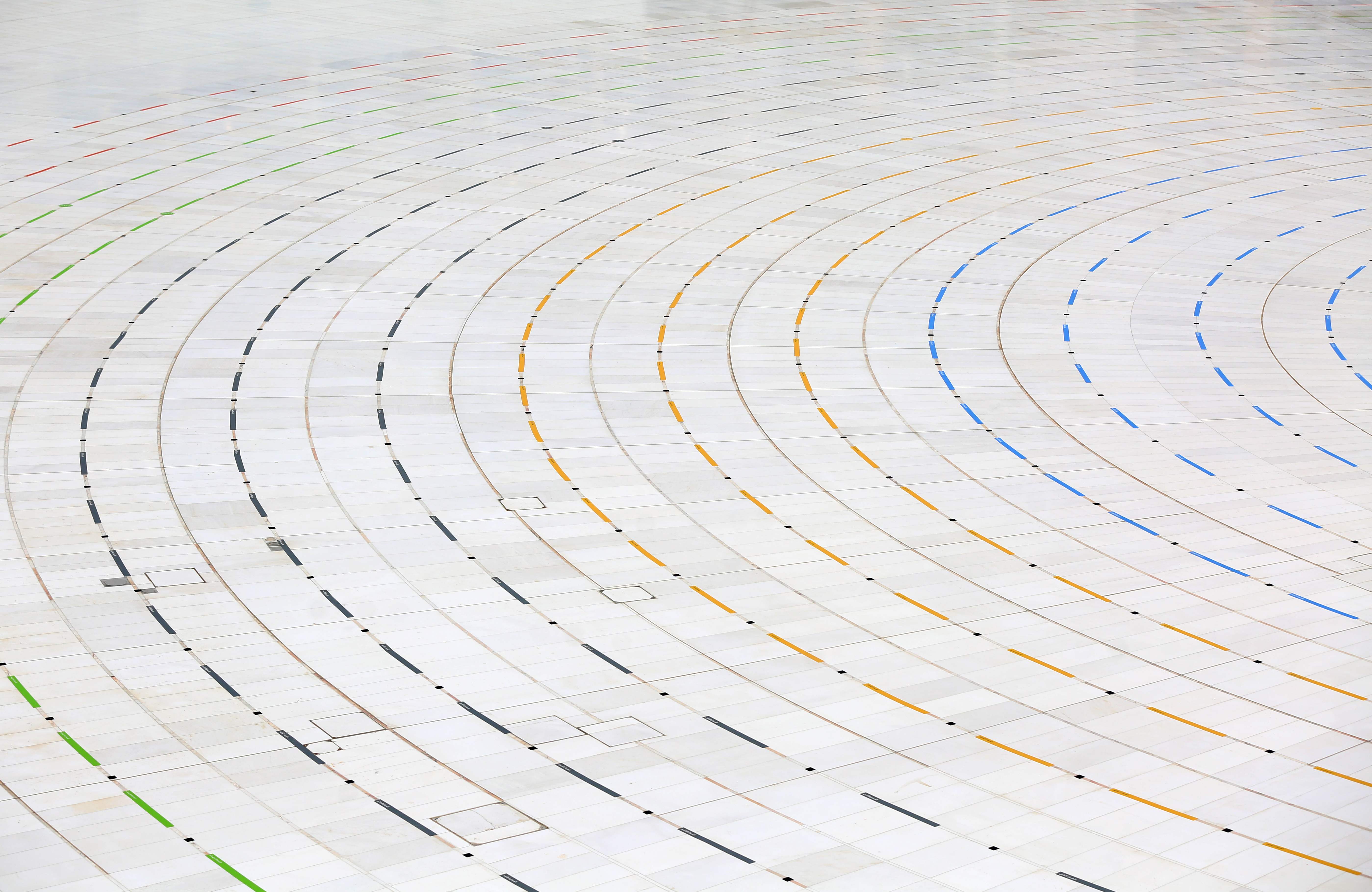 بەوێنە: چۆڵیی کەعبە لە یەکەم رۆژی حەجدا ناخهەژێنە بۆ موسڵمانان 